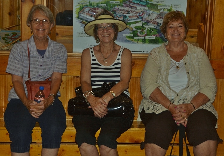 sandy, ann and pam at crazy horse